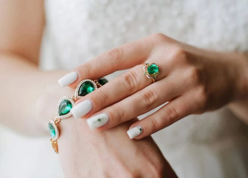 Read more about the article About green gem Jewelry that will instantly a fashion
